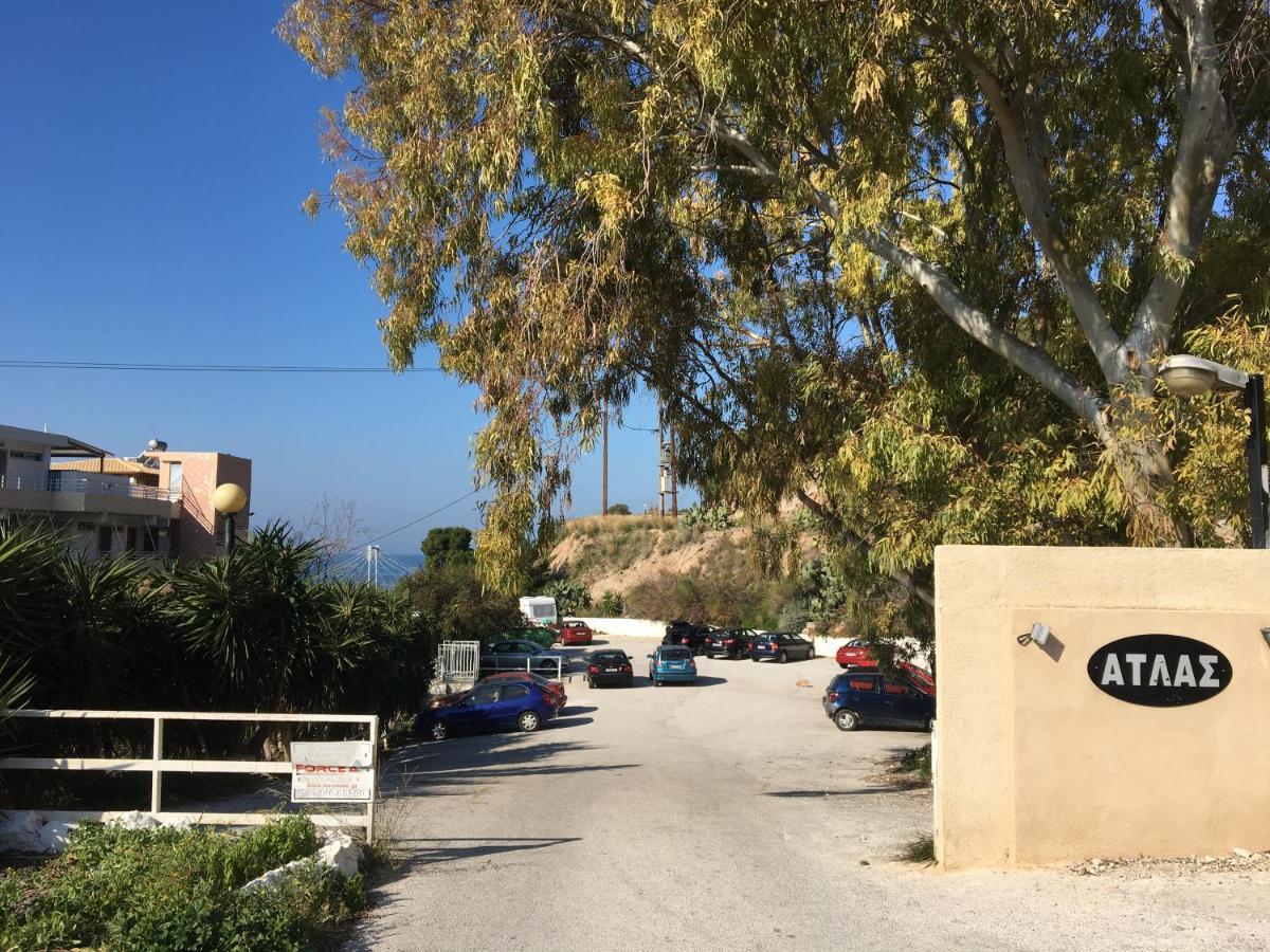 Studio On The Beach Loutraki  Exterior photo
